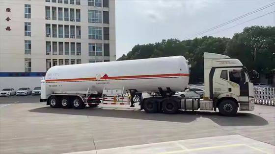 CIMC S30408 Q345R 3 assi sospensione aerea Risti di atterraggio Leg 50# trazione Pin LNG Tanker Truck