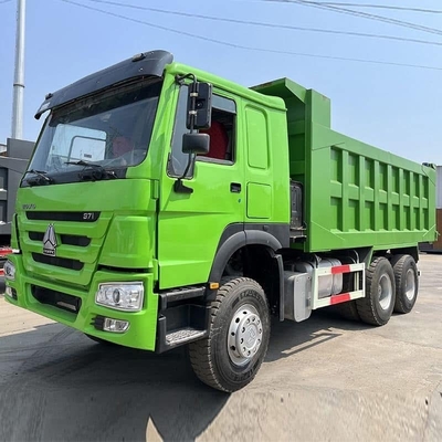 Howo Brand 6x4 Dump Truck 375 cavalli di potenza Trasmissione manuale Diesel Fuel Nuova condizione per la costruzione in Africa