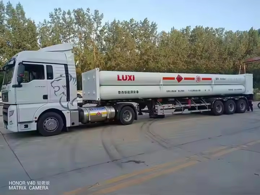 CIMC 3 assi 5500L-8000L Benzina e diesel 4 compartimenti Carburante in acciaio Serbatoio idraulico rimorchio