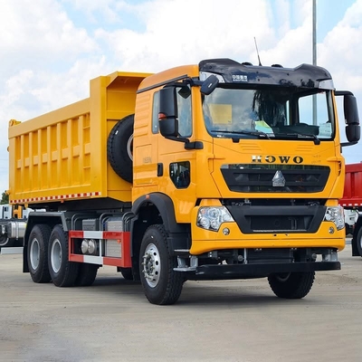 Howo Brand 6x4 Dump Truck 375 cavalli di potenza Trasmissione manuale Diesel Fuel Nuova condizione per la costruzione in Africa