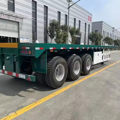 40ft 45ft Flat Bed Trailer Un altro serbatoio di carburante installato sul container Flatbed Trailer Grandi merci di trasporto di rimorchio